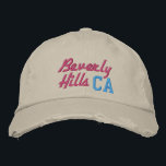 Casquette Brodée Beverly Hills CA Style Vintage rose et turquoise<br><div class="desc">Beverly Hills CA Rose et Turquoise brodés sur casquette en coton de style vintage beige. La broderie est personnalisable à d'autres choix de couleurs en sélectionnant le bouton "Modifier la conception" de l'outil. Vous pouvez également choisir la couleur du casquette sur la page principale de l'article.</div>