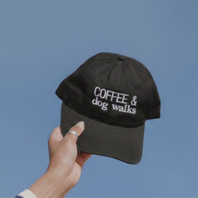 Casquette brodée Café et promenades de chien (Accessorize while showcasing your love for your furry friend with this Dog & Coffee Hat!)