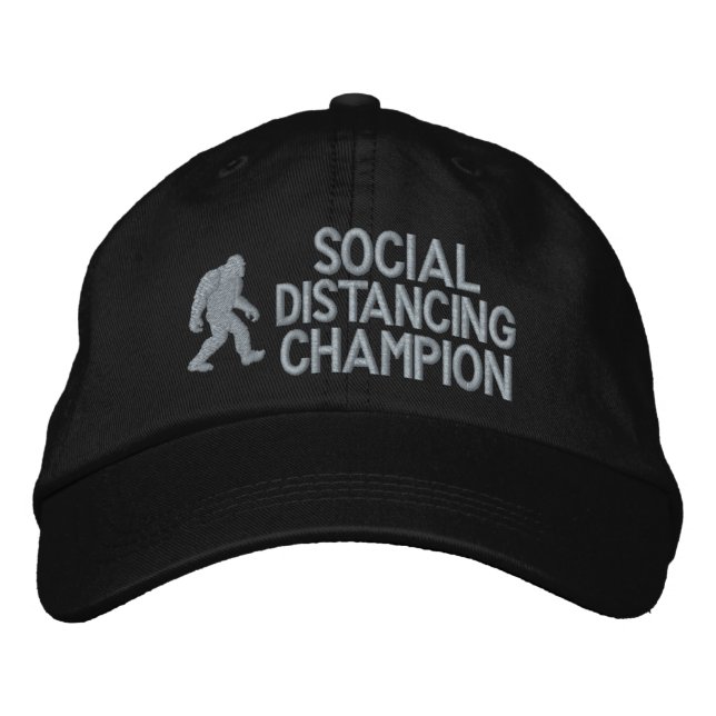 Casquette Brodée Champion de la Distance Sociale - Squatch (Devant)