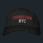 Casquette Brodée CHINATOWN NYC rouge et blanc sur le style Vintage<br><div class="desc">Broderie NYC Rouge et Blanc sur casquette en coton noir de style vintage. La broderie est personnalisable à d'autres choix de couleurs en sélectionnant le bouton "Modifier la conception" de l'outil. Vous pouvez également choisir la couleur du casquette sur la page principale de l'article.</div>