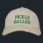 Casquette Brodée Citation Amusante Pickleball cadeau unique<br><div class="desc">Montrez votre amour pour le pickleball avec cet élégant casquette de papa défoncé brodé pickleballer! Doté d'un lettrage vert audacieux sur un arrière - plan neutre classique, ce casquette est parfait pour une utilisation décontractée sur et hors cour. Que vous soyez un pro chevronné ou que vous aimiez simplement le...</div>