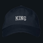 Casquette Brodée Gras KING Texte brodé Ajustable Marine-Casquette<br><div class="desc">Le Casquette ajustable Personnalisé KING Text Printed est un accessoire élégant et pratique pour tout look décontracté. Réalisée à partir de matériaux de haute qualité, cette casquette de couleur marine présente un texte "KING" audacieux et brodé, ajoutant une touche de personnalité à votre garde-robe. La sangle réglable assure un ajustement...</div>