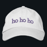 Casquette Brodée ho ho pourpre typographie de Noël brodée<br><div class="desc">Ce casquette de vacances amusant brodé comprend les mots "ho ho ho ho" dans le texte violet.</div>