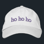 Casquette Brodée ho ho pourpre typographie de Noël brodée<br><div class="desc">Ce casquette de vacances amusant brodé comprend les mots "ho ho ho ho" dans le texte violet.</div>