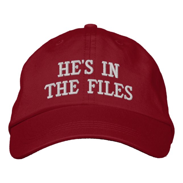Casquette Brodée Il est dans les dossiers (Devant)