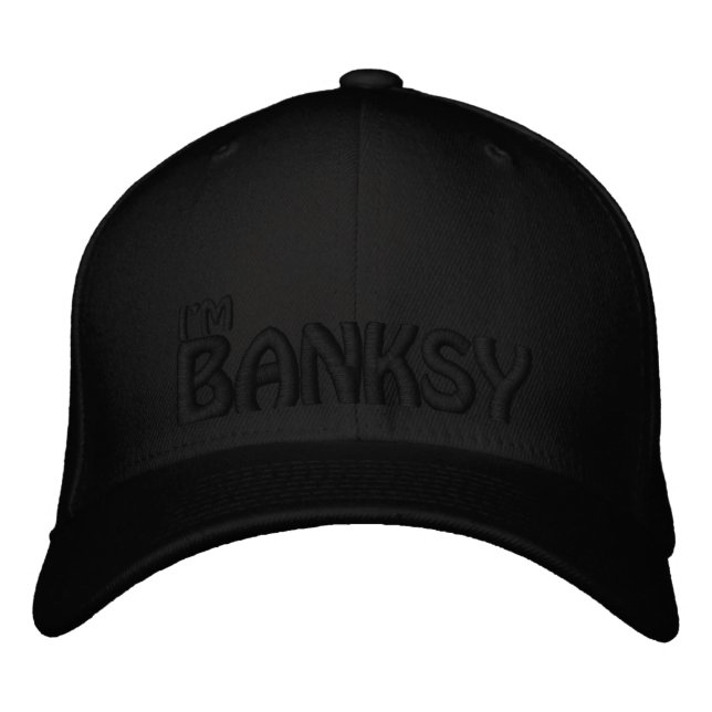Casquette Brodée Je suis Banksy (NOIR EN NOIR) (Devant)