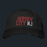 Casquette Brodée JERSEY CITY NJ Blanc rouge sur le Vintage noir<br><div class="desc">JERSEY CITY NJ Broderie rouge et blanche sur casquette en coton noir de style vintage. La broderie est personnalisable à d'autres choix de couleurs en sélectionnant le bouton "Modifier la conception" de l'outil. Vous pouvez également choisir la couleur du casquette sur la page principale de l'article.</div>