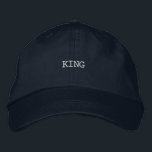 Casquette Brodée KING Accessoire polyvalent imprimé pour n'importe<br><div class="desc">Embrassez votre monarque intérieur avec ce casquette de marine,  présentant "KING" en broderie audacieuse. Le design en coton réglable assure confort et ajustement parfait,  ce qui en fait un accessoire polyvalent pour n'importe quelle armoire.</div>