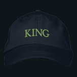 Casquette Brodée KING Texte ajustable-Casquette pour le style de ru<br><div class="desc">Le Casquette ajustable personnalisé KING Text est conçu pour ceux qui veulent se démarquer. Avec son ombre marine élégante et ses lettres "KING" brodées,  ce casquette ajoute une touche de confiance à votre tenue. La sangle réglable offre un confort ultime et un ajustement customisé.</div>