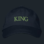 Casquette Brodée KING Texte ajustable-Casquette pour le style de ru<br><div class="desc">Le Casquette ajustable personnalisé KING Text est conçu pour ceux qui veulent se démarquer. Avec son ombre marine élégante et ses lettres "KING" brodées,  ce casquette ajoute une touche de confiance à votre tenue. La sangle réglable offre un confort ultime et un ajustement customisé.</div>