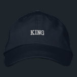 Casquette Brodée KING Texte Parfait ajustement et confort-Casquette<br><div class="desc">Ce classique casquette de la marine se targue d'un "KING" aux broderies audacieuses,  ajoutant une touche de fantaisie royale. Le tissu en coton doux et la sangle réglable assurent un ajustement parfait et un confort toute la journée.</div>