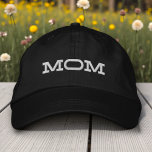 Casquette Brodée Maman Cool simple Typographie moderne personnalisé<br><div class="desc">Maman Cool simple Typographie moderne Casquette de baseball brodé personnalisé présente le texte simple et moderne brodé "Maman". Parfait comme cadeau pour maman pour la Fête des Mères,  Noël,  anniversaire et plus encore. Créé par Evco Studio www.zazzle.com/store/evcostudio</div>