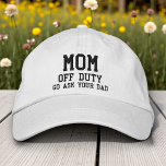 Casquette Brodée Maman hors service Simple moderne typographie pers<br><div class="desc">Mom Off Duty Simple Modern Typography Custom Embroder Baseball Casquette avec le simple texte brodé moderne "Maman,  off duty,  Go ask your dad Perfect as a cadeau for Mother's Day,  Christmas,  anniversaire et plus encore. Créé par Evco Studio www.zazzle.com/store/evcostudio</div>