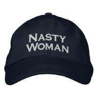 Nasty Woman, texte blanc en gras sur bleu marine