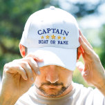 Casquette Brodée Nom du bateau du capitaine nautique Marine Blue Go<br><div class="desc">Voilier en style avec un casquette blanc brodé personnalisé avec votre grade de capitaine ou autre titre désiré avec votre nom ou nom de bateau en bleu marine et cinq étoiles d'or. Plusieurs couleurs de casquette et de fil à choisir. Fait un grand cadeau personnalisé pour la Fête des pères,...</div>