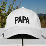 Casquette Brodée Papa Simple Tendance Moderne Typographie Personnal<br><div class="desc">Papa Simple Tendance Moderne Typographie Personnalisée Brodée Casquette de baseball présente le texte simple et moderne brodé "Papa". Parfait comme cadeau pour papa pour la Fête des pères,  Noël,  anniversaire et plus. Créé par Evco Studio www.zazzle.com/store/evcostudio</div>