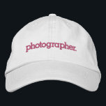 Casquette Brodée Photographe rose<br><div class="desc">un PHOTOGRAPHE casquette brodé Ce casquette a "photographe". en texte rose.</div>