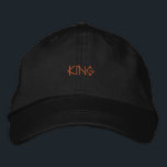 Casquette Brodée Plomb avec confiance portant Custom KING Handsome<br><div class="desc">Portez votre couronne en toute confiance - Ce casquette imprimé noir KING offre un ajustement réglable et confortable pour un style quotidien.</div>