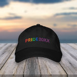 Casquette Brodée Pride Arc-en-ciel Année personnalisée<br><div class="desc">Faites la fierté de ce casquette superbement brodé sur mesure ! Design comporte le mot "PRIDE" en lettres arc-en-ciel,  avec l'année à côté en violet.</div>