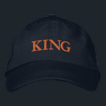 Casquette Brodée Standardiser KING Texte Ajustable Marine-Casquette<br><div class="desc">Ajoutez une touche de personnalité à votre look avec le Casquette ajustable personnalisé KING Text. Ce casquette de la Marine est doté d'une broderie "KING" robuste,  qui constitue un point de convergence attrayant. Le design ajustable garantit un ajustement parfait pour l'usure et le confort de toute la journée.</div>