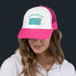 Casquette Caméra jetable message personnalisé Turquoise bleu<br><div class="desc">Ajoutez un nom ou un message amusant pour créer votre propre casquette personnalisé. Le casquette de ce camionneur présente une illustration de style désespéré d'une caméra jetable rétro en bleu turquoise avec votre propre message en coordonnant le texte ci-dessus.</div>