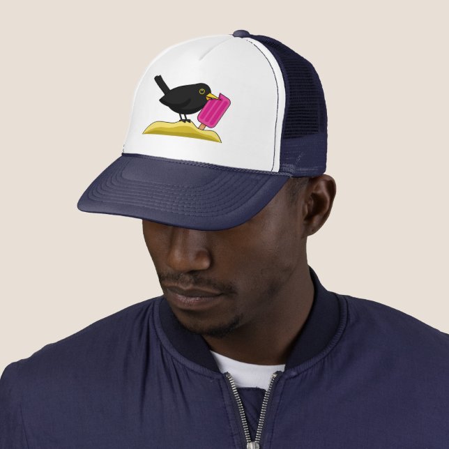 Casquette Caricature Blackbird Manger Une Crème De Glace (En situation)