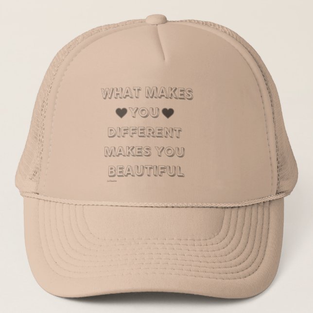 CASQUETTE CE QUI VOUS REND DIFFÉRENTS VOUS REND BEAU (Devant)