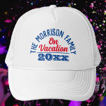 Casquette Chapeau de camion de vacances<br><div class="desc">Casquette de vacances en famille. Casquette pour une famille en vacances. Casquette avec vacances en famille et année de vacances. Design rouge et bleu.</div>