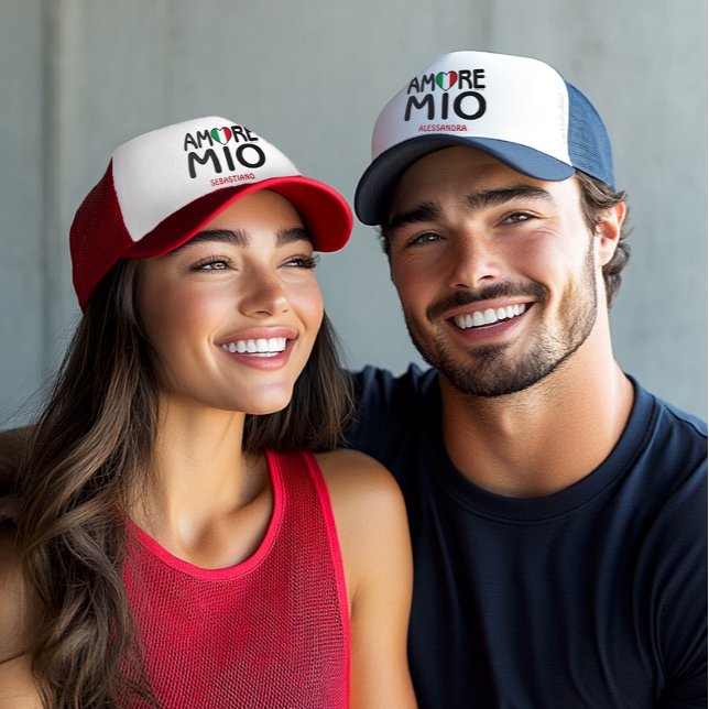 Casquette Chapeau de camion personnalisé AMORE MIO (Amore Mio Couples Personalized Trucker Hat with Italian Flag Heart as O in Amore)