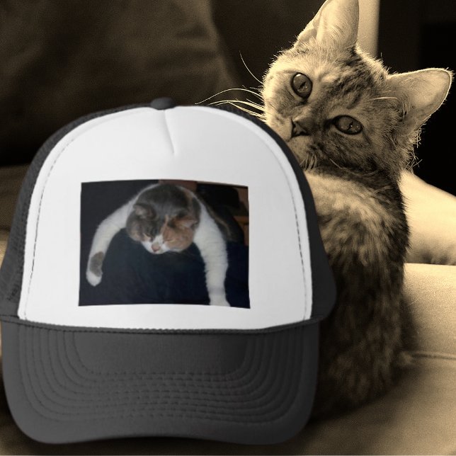 Casquette Chat couché sur l'épaule Photo Amoureux des chats (Sleeping Cat on Shoulder Photo Cat Lover Trucker Hat)
