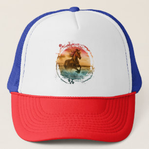 CASQUETTE CHEVAL COURANT SUR LE RIVAGE PAYSAGE MARIN