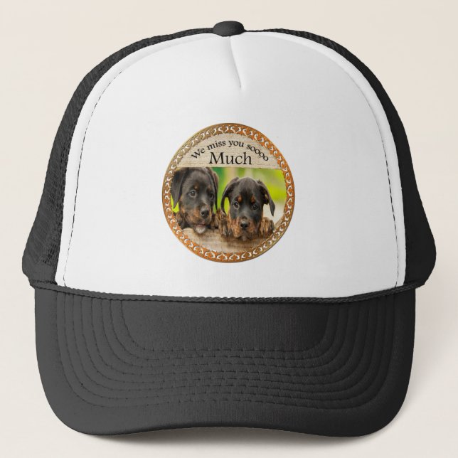 Casquette Chiens de chiot mignons avec un visage triste (Devant)