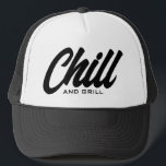 Casquette Chill et grill drôle BBQ partie camionneur chapeau<br><div class="desc">Chill et grill drôle BBQ chapeau de camionneur de soirée. Casquette de baseball noir et blanc personnalisé pour l'été, plage, vêtements décontractés, sports, voyage, golf et plus. Design élégant de lettrage à la main pour hommes et femmes. Disponible aussi dans d'autres couleurs cool. Ajoutez votre propre texte humoristique en option....</div>