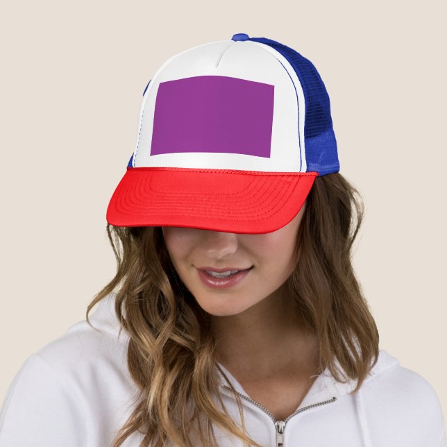 Casquette Conception avec un Arrière - plan violet étonnant  (En situation)