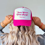 Casquette Coucher de soleil rose et orange Économisez de l'e<br><div class="desc">Ce design rétro amusant et coloré présente un thème de coucher de soleil orange et rose vif.</div>