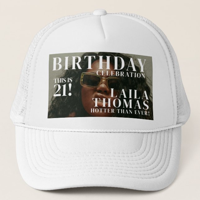 Casquette Couverture de magazine de fête d'anniversaire sur  (Devant)