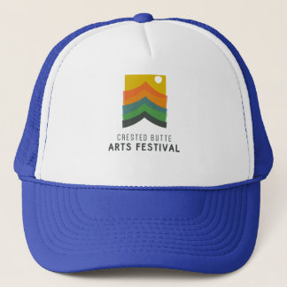 Casquette crêté de logo de festival d'arts de