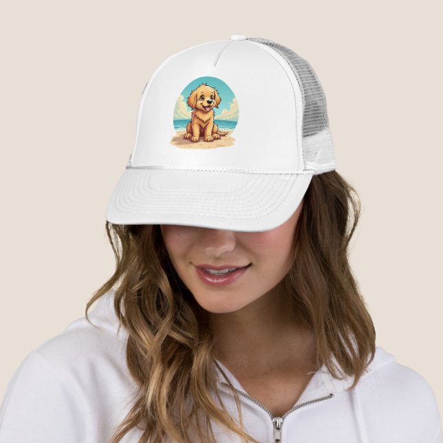Casquette Cute Golden Puppy at Sunny Beach Scene (En situation)