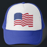 Casquette de drapeau américain classique<br><div class="desc">Un drapeau américain classique rouge,  blanc et bleu agitant donne à ce casquette un style patriotique. Portez ce casquette américain pour la fête de l'Indépendance,  la fête du Travail,  la fête du Souvenir,  la fête des vétérans,  ou n'importe quel jour!</div>
