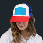 Casquette Découvrez la beauté d'un ciel bleu clair<br><div class="desc">Admirez la vue époustouflante d'un ciel bleu clair alors qu'un avion s'envole à travers l'atmosphère vibrante. Explorez les merveilles de l'aviation en une journée parfaite avec des nuages moelleux.</div>