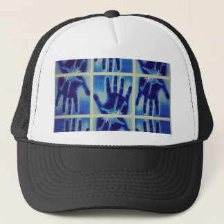 Casquette déplaisante main bleue
