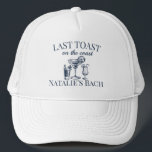 Casquette Dernier Toast Sur La Côte Beach Bachelorette Party<br><div class="desc">Préparez-vous à la Dernière soirée toast On The Coast Beach Bachelorette Party avec notre élégant chapeau Trucker. Idéal pour la soirée cocktail club, ce casquette est un accessoire incontournable pour la célébration de la bachelorette de luxe. Avec l'expression "Dernier Toast On The Coast", il ajoute une touche de classe à...</div>