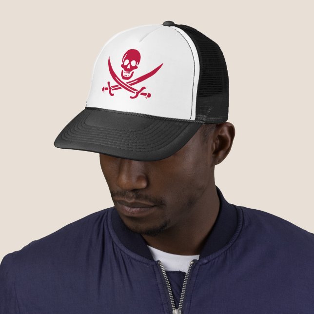 Casquette Drapeau pirate de Crâne Rouge et Épées Calico Jack (En situation)