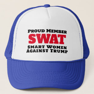 Casquette Drôle "SWAT : Femmes intelligentes contre Trump"