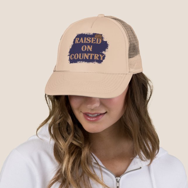 Casquette Élevé sur le pays (En situation)