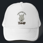 Casquette Excusez-moi tandis que je prends un atout -<br><div class="desc">Non votre président ? Protestez alors avec les cadeaux et la vitesse politiques d'AntiTrumpShop.com - où vous trouverez des milliers de produits et de conceptions pour faire une déclaration. Tee - shirt d'Anti-Atout de magasin, chemises d'Anti-Atout, sweat - shirts à capuche d'Anti-Atout, tasses d'Anti-Atout, boutons d'Anti-Atout, autocollants d'Anti-Atout, adhésifs pour...</div>