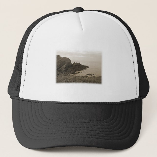 Casquette Falaises dans la couleur de sépia. Sur le fond (Devant)