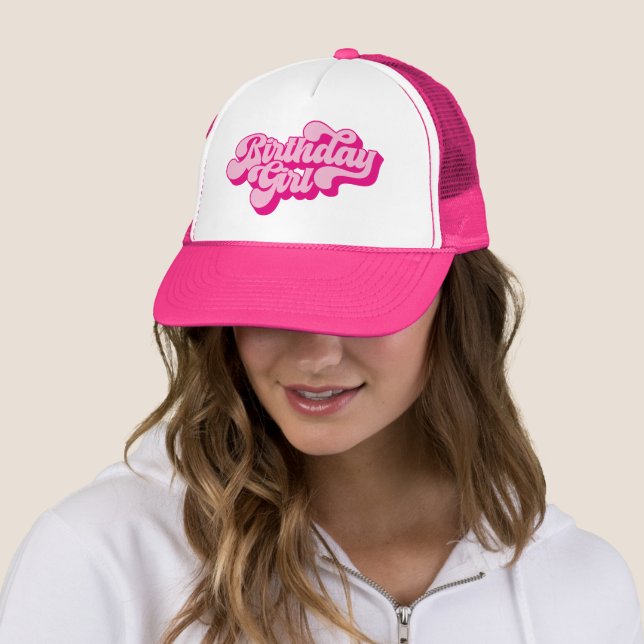 Casquette Fille d'anniversaire rose chaud rétro (En situation)