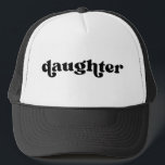 Casquette Fille rétro noir et blanc<br><div class="desc">"fille" dans la police de style rétro,  couleur est modifiable; ajoutez votre propre nom si vous le souhaitez et choisissez style de haine.</div>