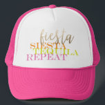 Casquette Final Fiesta Bachelorette Favoriser Personnalisabl<br><div class="desc">Fêtez votre Bachelorette avec une Finale Fiesta! Ce camionneur personnalisable qui est une grande faveur pour tous les invités d'une épique fête de bachelorette ! Le graphisme "Fiesta siesta tequila répétition" est coloré et lumineux avec la typographie moderne, donc peut être utilisé sur n'importe quelle couleur mais l'arrière - plan...</div>